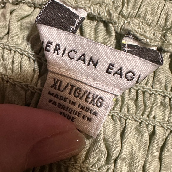 American Eagle woman’s cropped tank. Removable straps. Size XL. - Picture 6 of 6